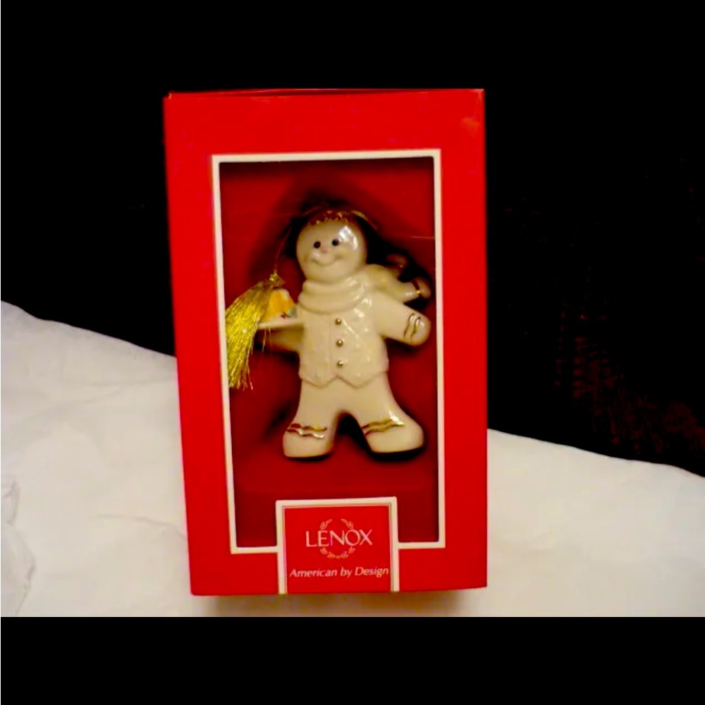 Lenox 2009 gingerbread man with bundt cake